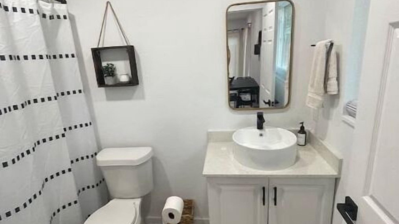 Photo of Bathroom in East Congress