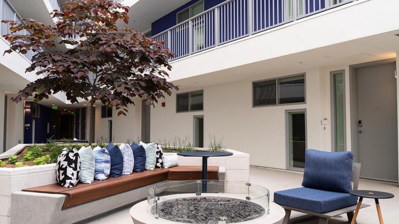 Photo of Patio Balcony in Lucerne - Higuera