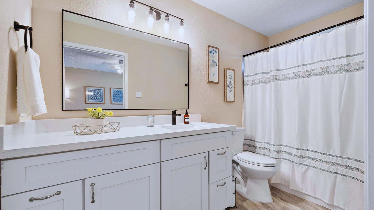 Photo of Bathroom in El Lago