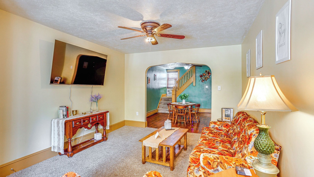Photo of Livingroom in Mount Carmel