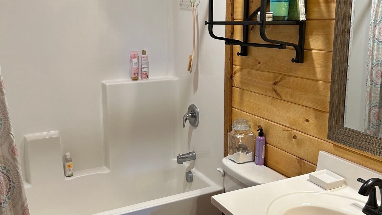 Photo of Bathroom in Gardiner