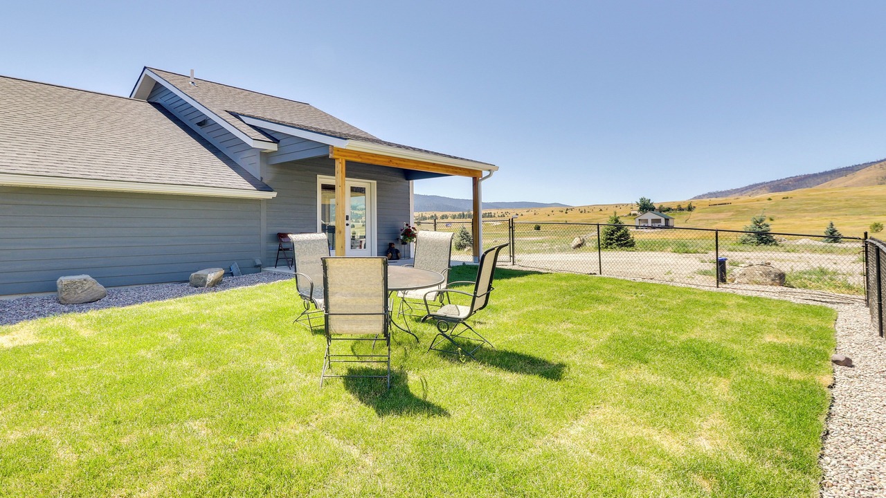 Photo of Patio Balcony in Northwest Montana - Glacier National Park