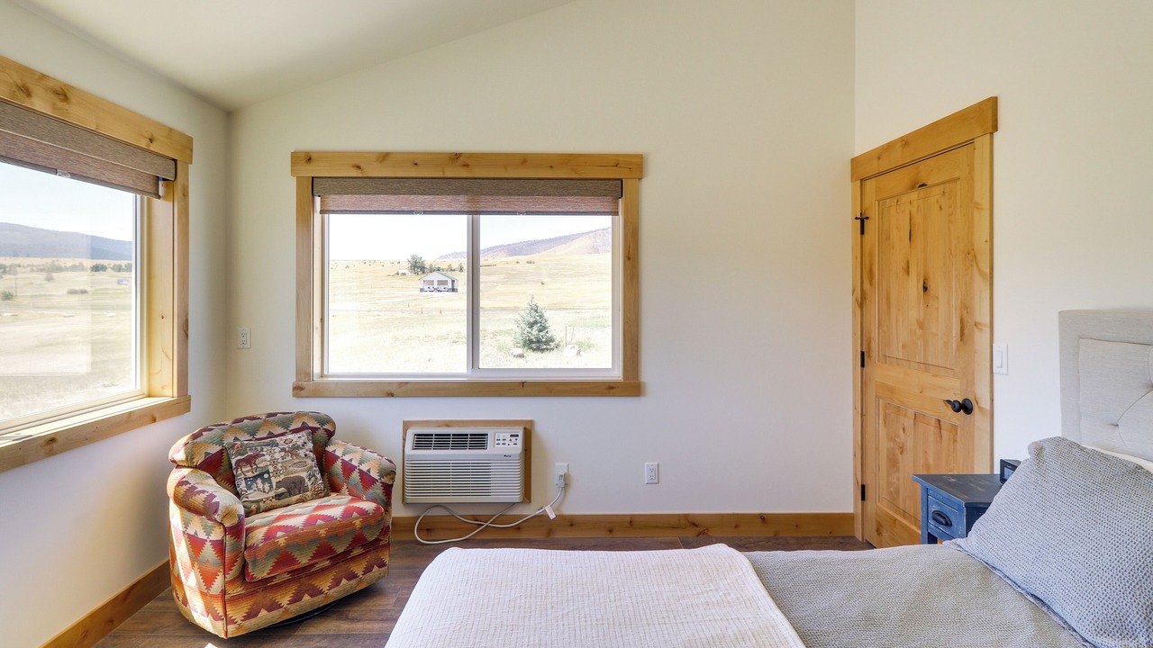Photo of Bedroom in Northwest Montana - Glacier National Park