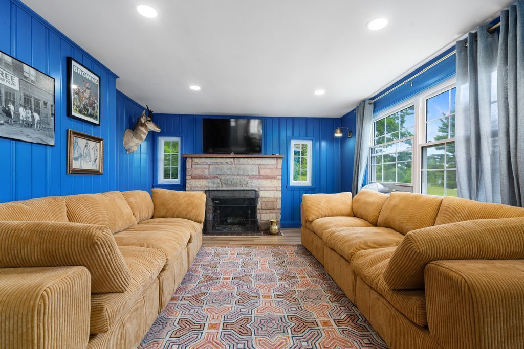 Photo of Livingroom in Perrysville