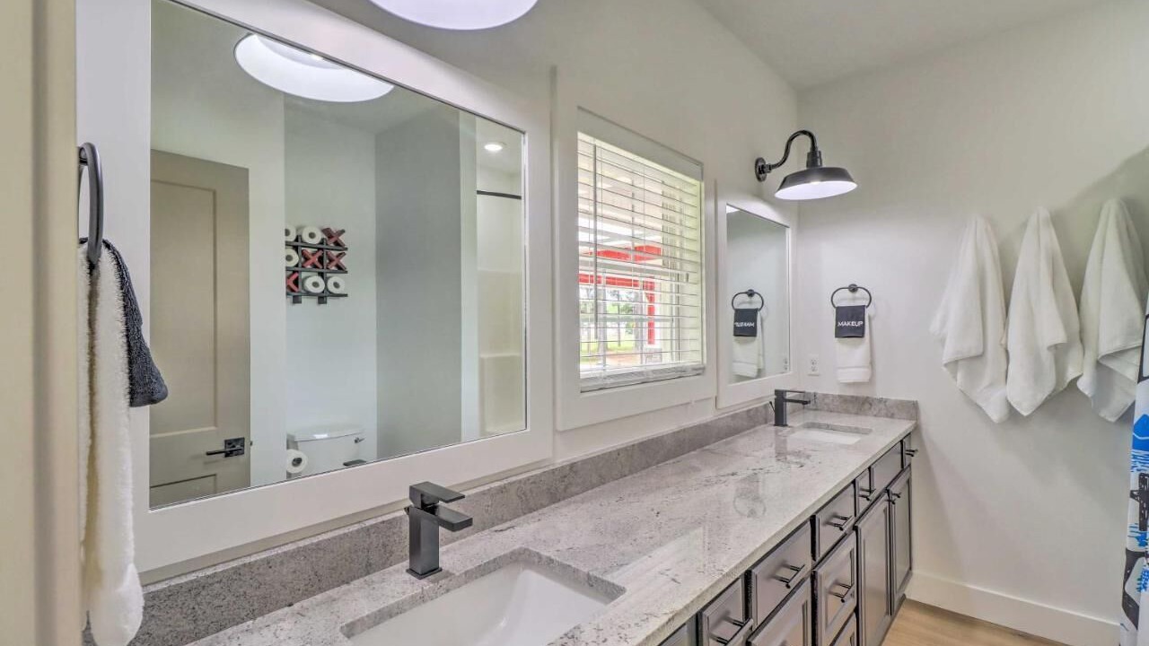 Photo of Bathroom in Higden