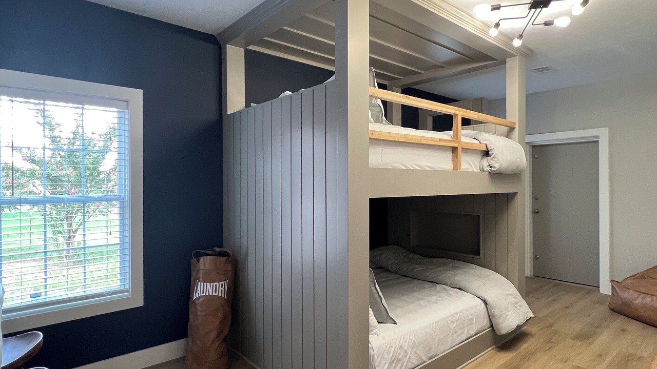Photo of Bedroom in Higden
