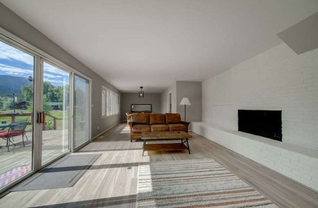 Photo of Livingroom in Livingston