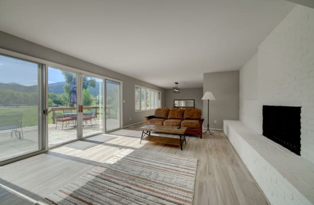 Photo of Livingroom in Livingston