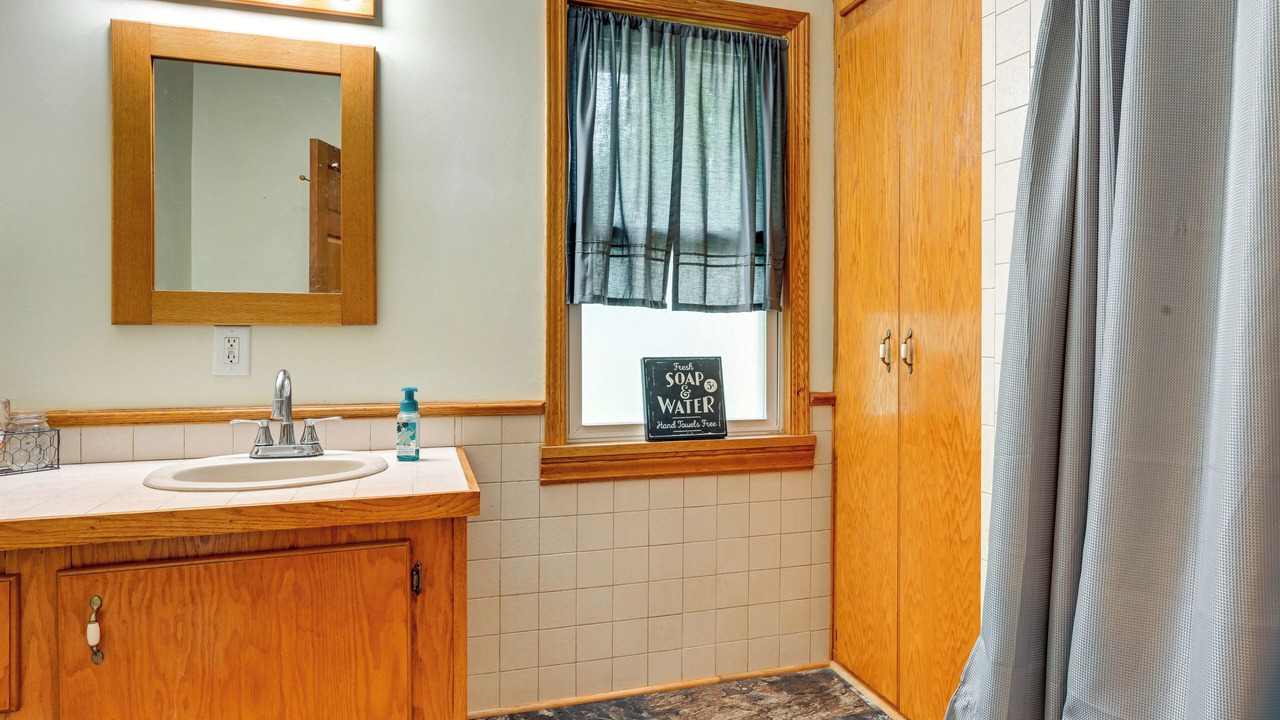 Photo of Bathroom in Grand Blanc