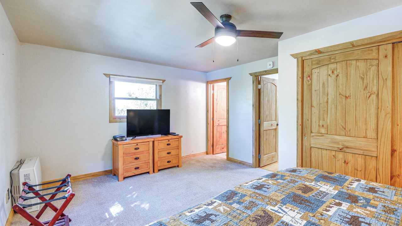 Photo of Bedroom in Ten Sleep