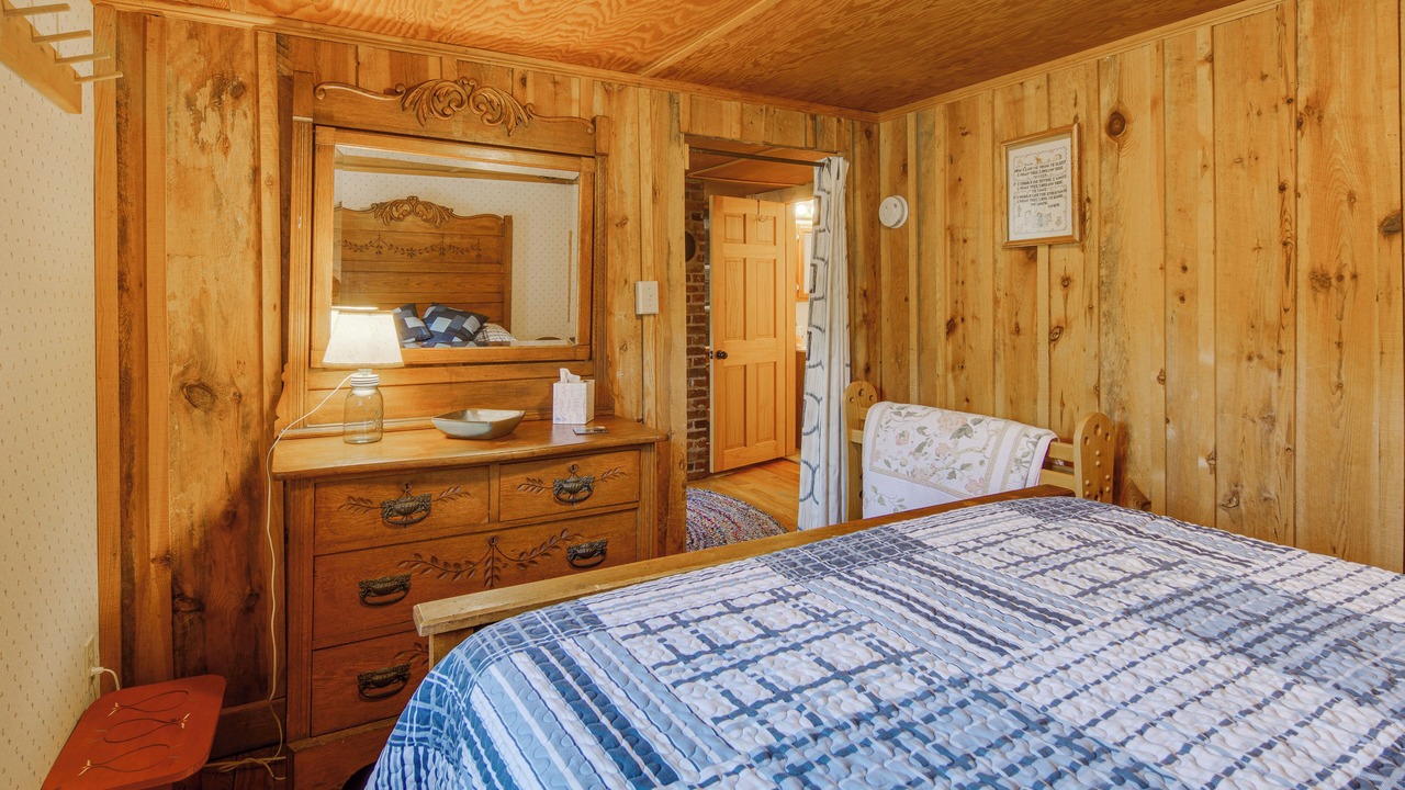 Photo of Bedroom in Drifting