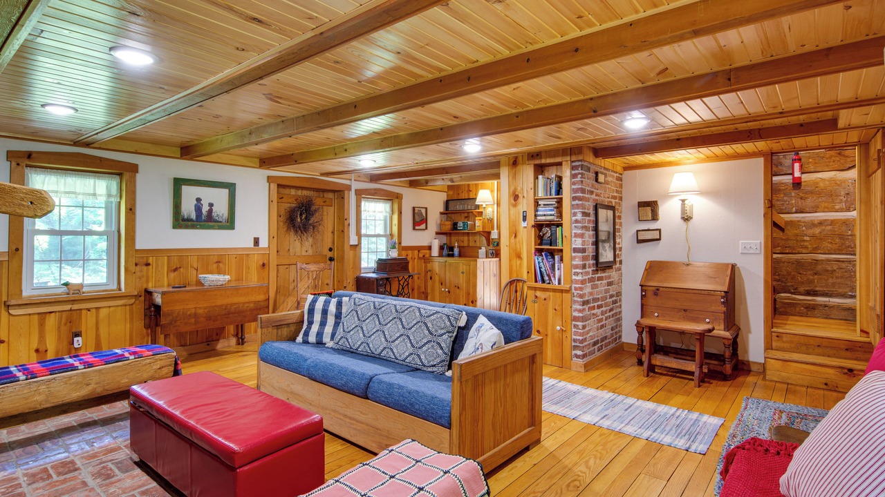 Photo of Livingroom in Drifting