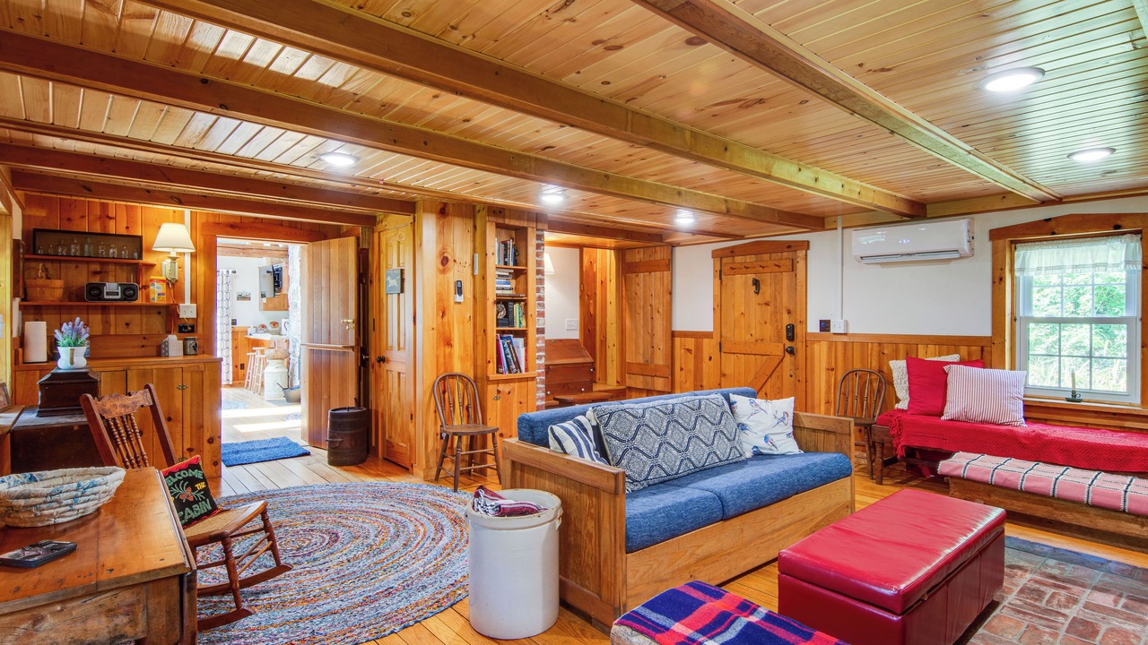 Photo of Livingroom in Drifting