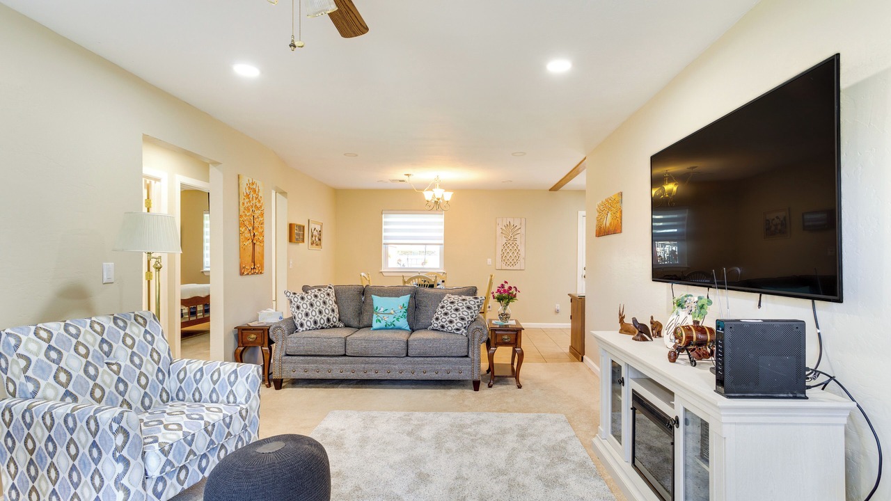 Photo of Livingroom in Mustang