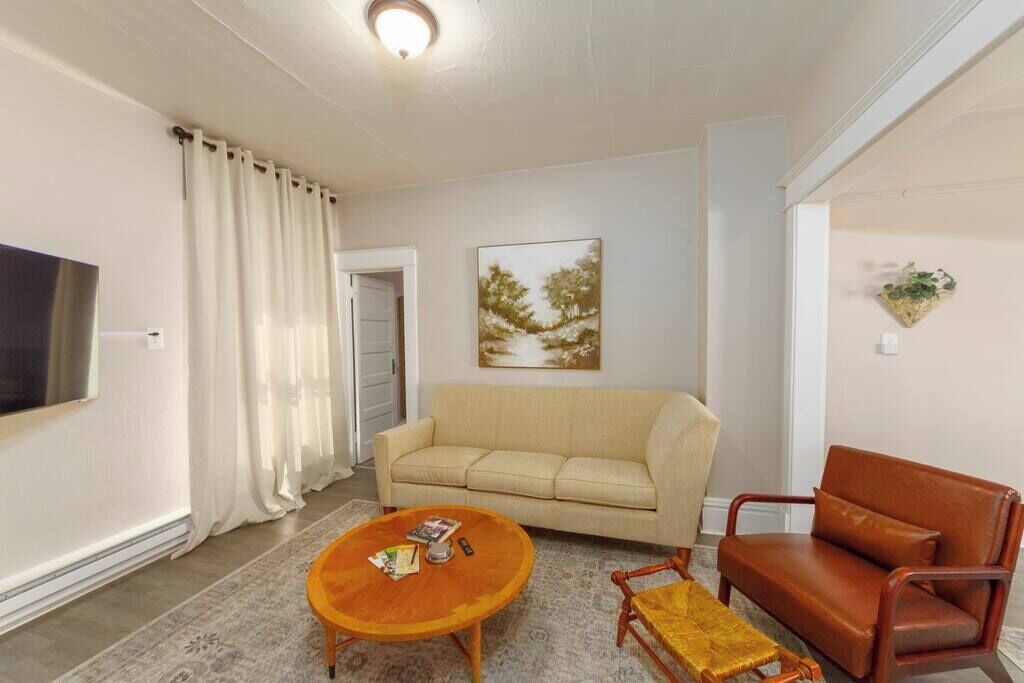 Photo of Livingroom in West Central