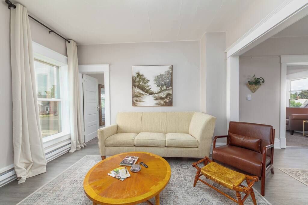 Photo of Livingroom in West Central