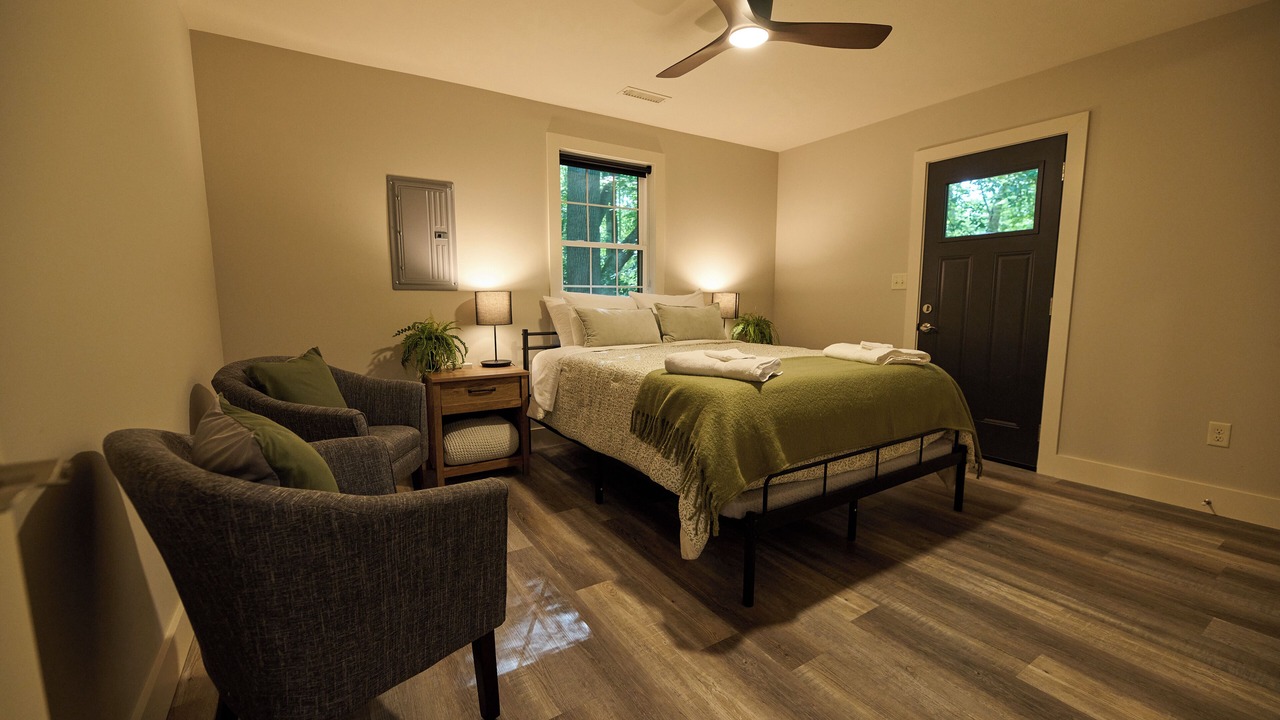 Photo of Bedroom in Cuyahoga Falls