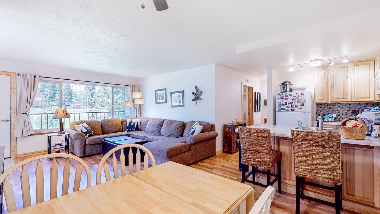 Photo of Livingroom in Brian Head