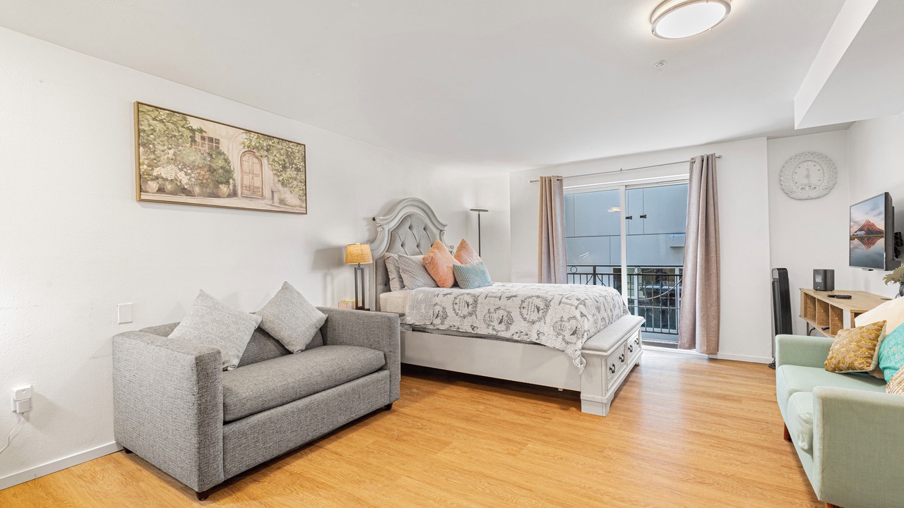 Photo of Livingroom in Belltown