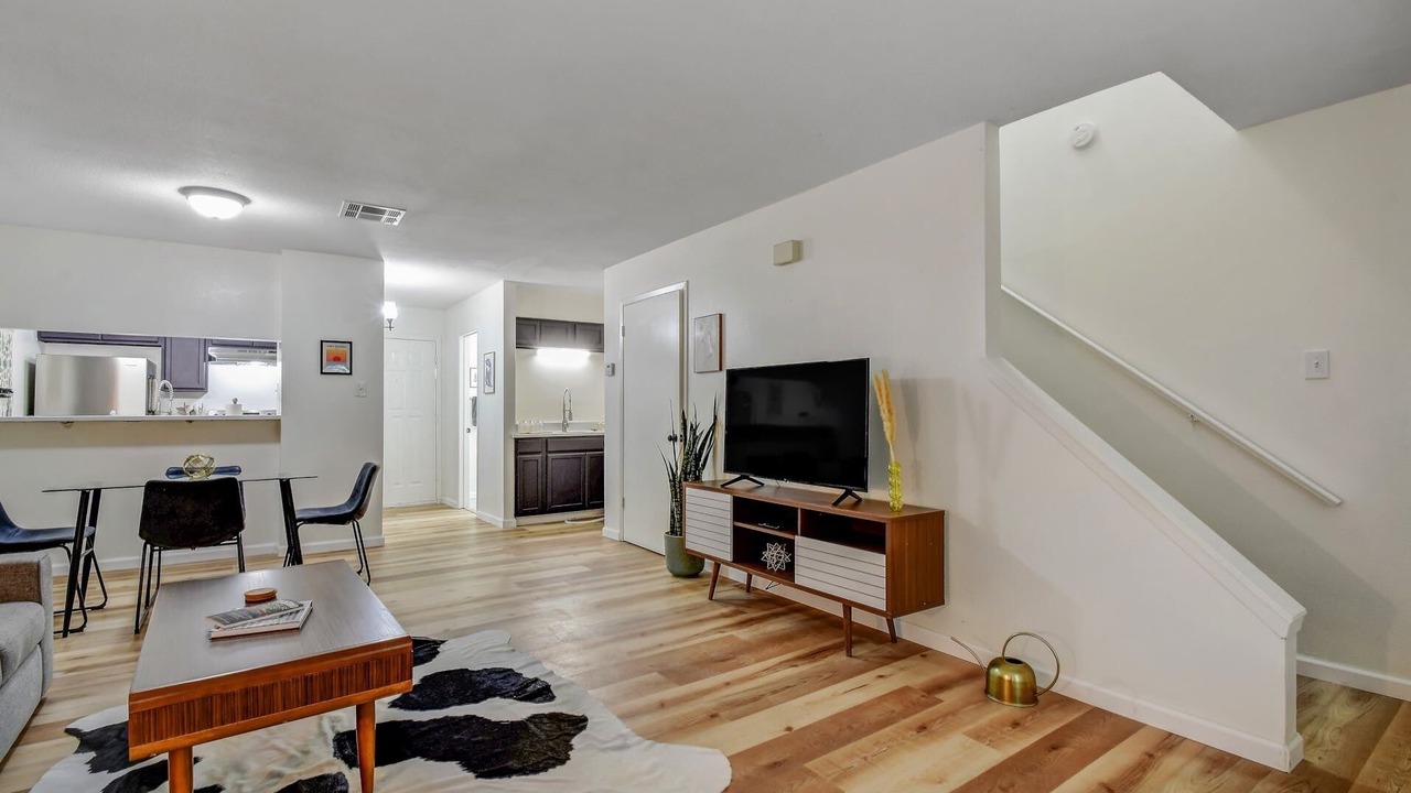 Photo of Livingroom in Medical Center District