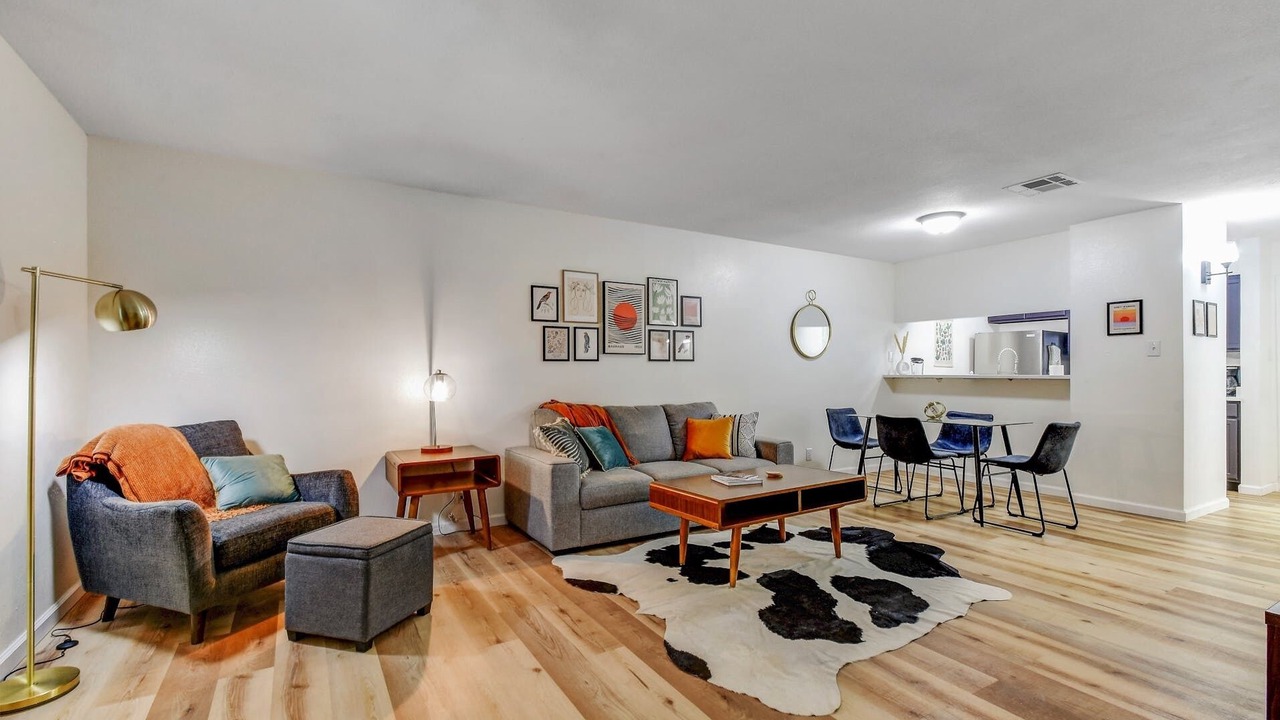 Photo of Livingroom in Medical Center District
