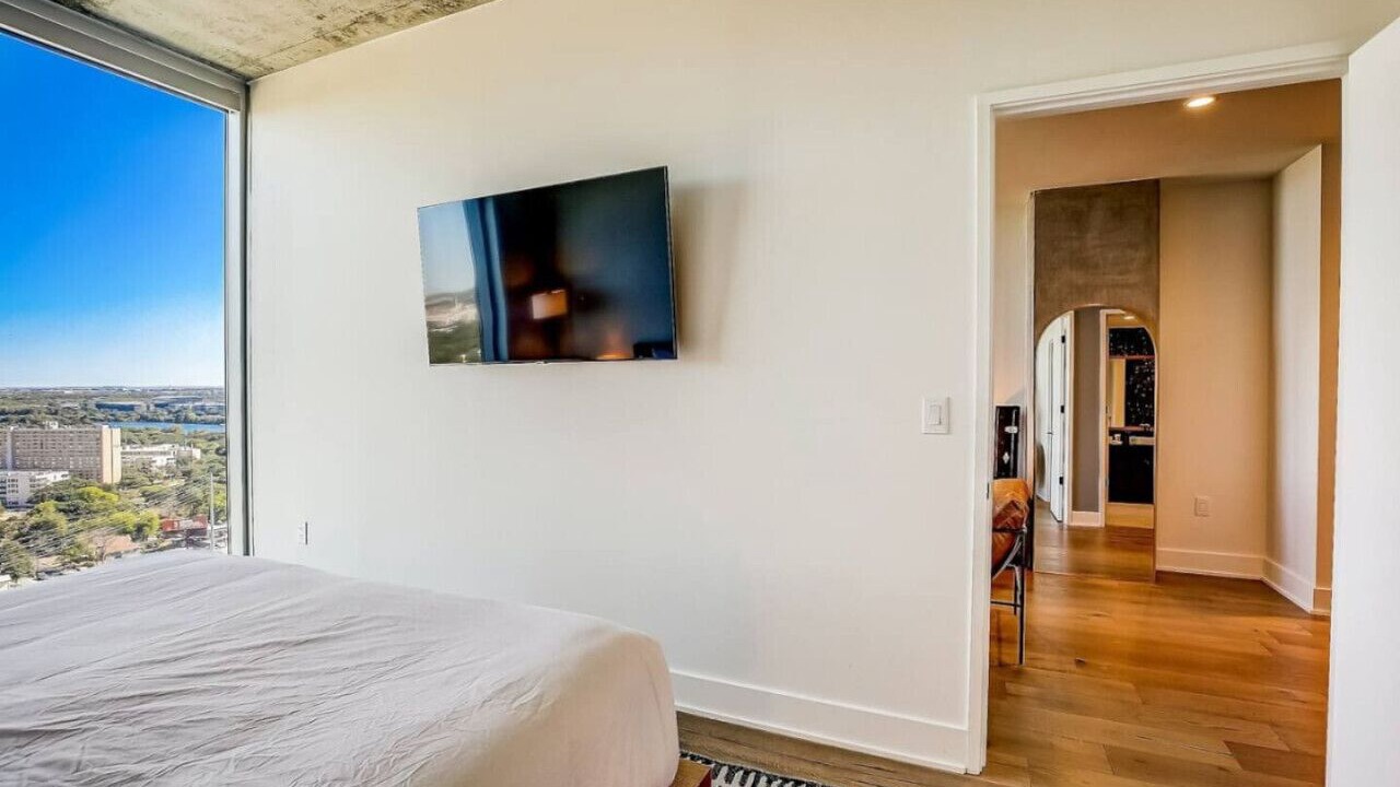 Photo of Bedroom in Rainey Street Historic District