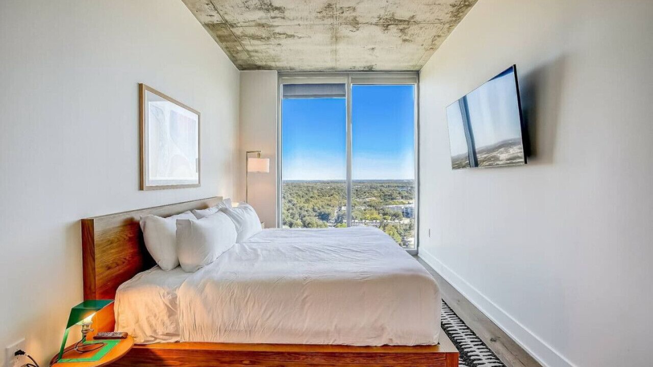 Photo of Bedroom in Rainey Street Historic District