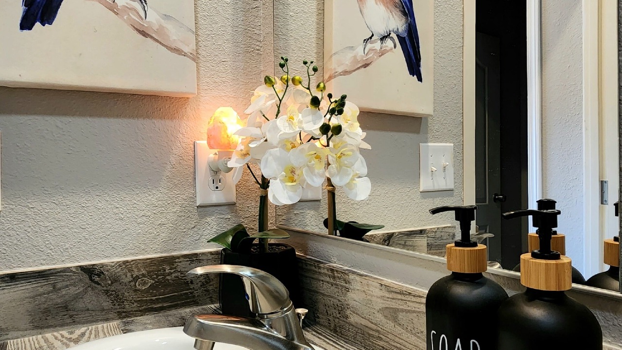 Photo of Bathroom in Lenore