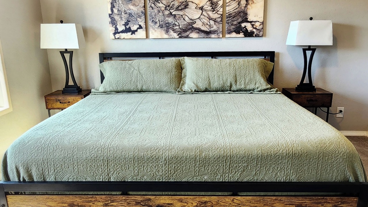 Photo of Bedroom in Lenore