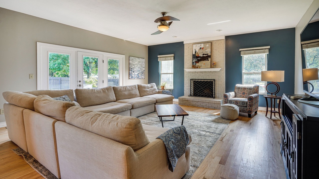Photo of Livingroom in Lewis Center