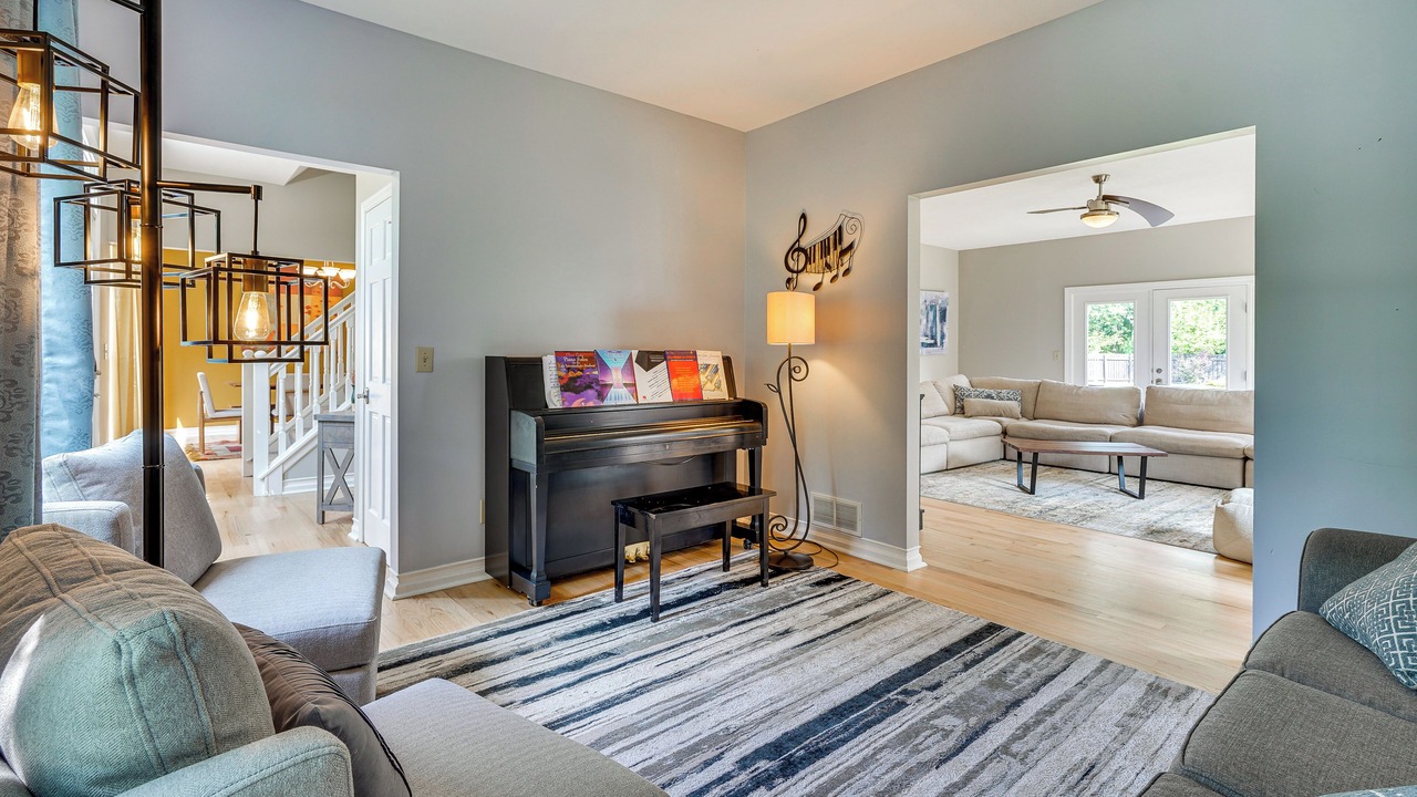 Photo of Livingroom in Lewis Center
