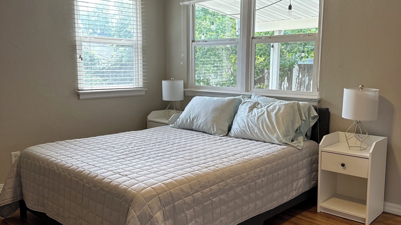 Photo of Bedroom in Depot Bench