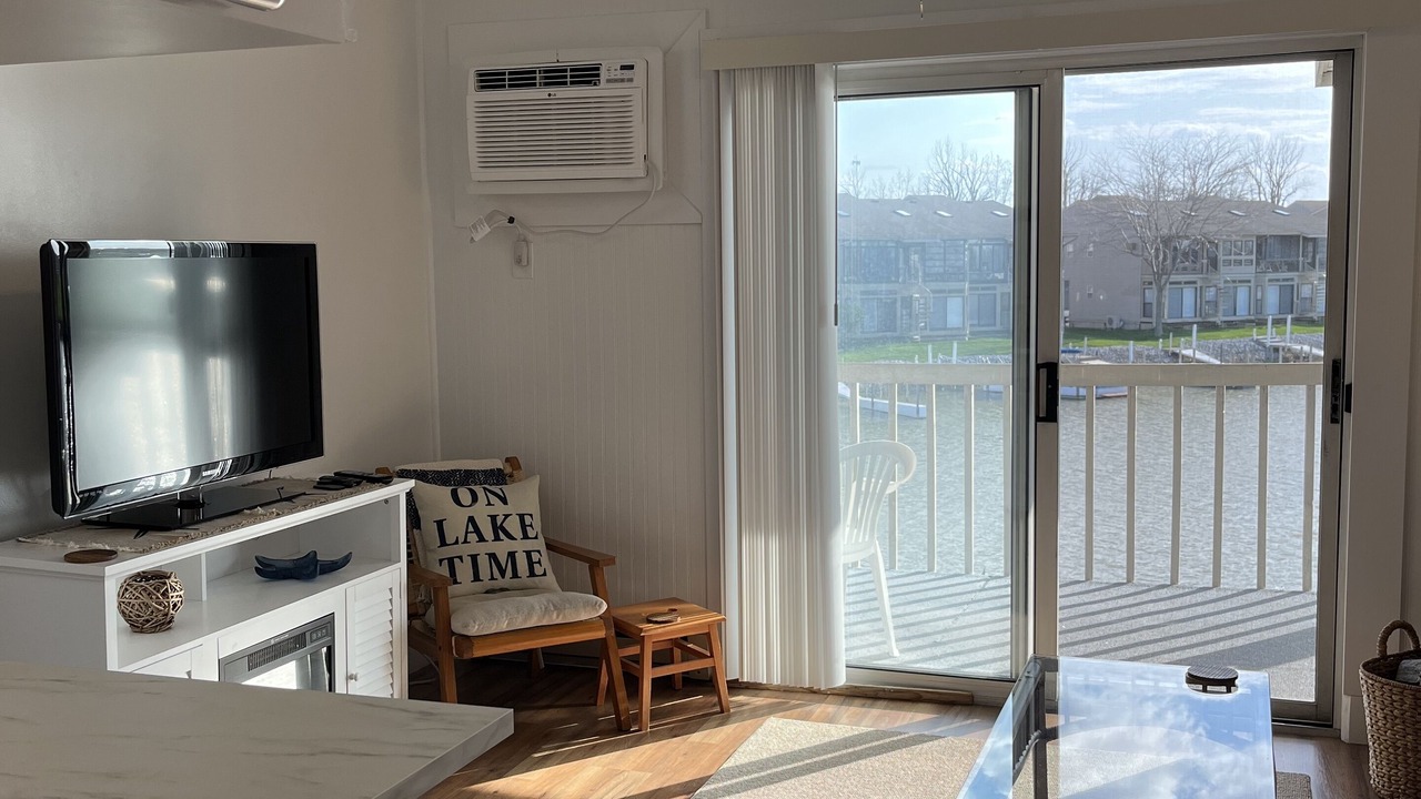 Photo of Livingroom in Oak Harbor