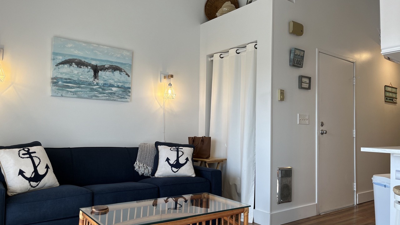 Photo of Livingroom in Oak Harbor