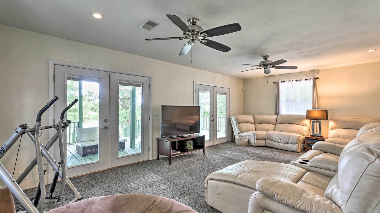 Photo of Bedroom in Calhoun County