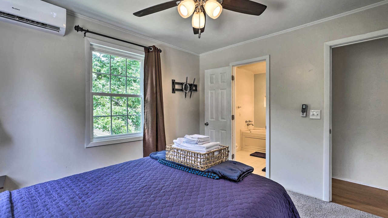 Photo of Bedroom in Calhoun County