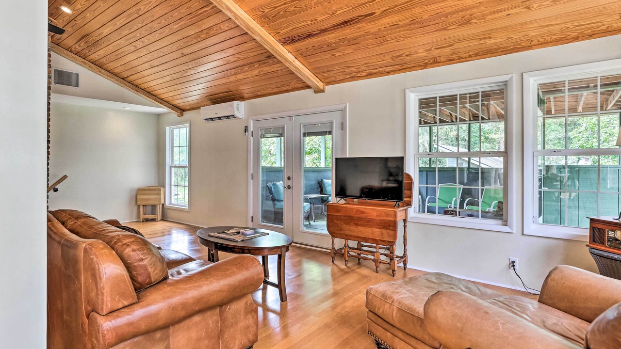 Photo of Livingroom in Calhoun County