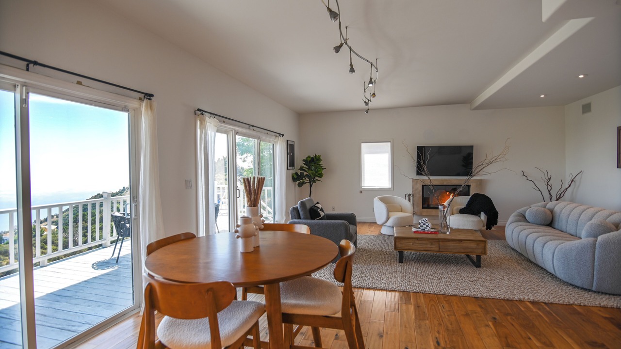 Photo of Livingroom in Malibu