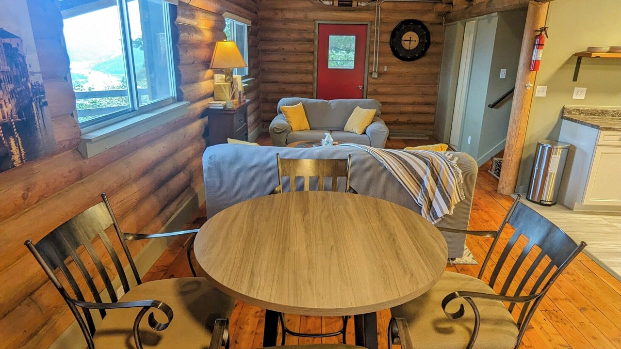 Photo of Livingroom in Irwin