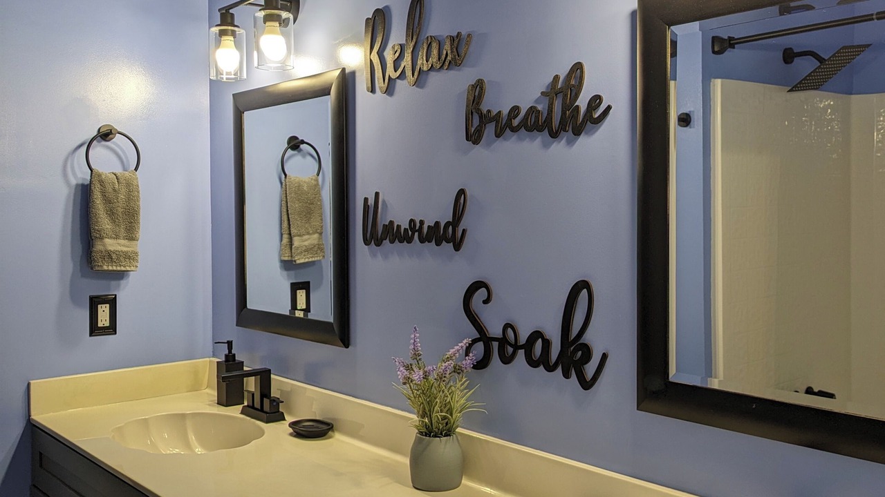 Photo of Bathroom in Huntcliff