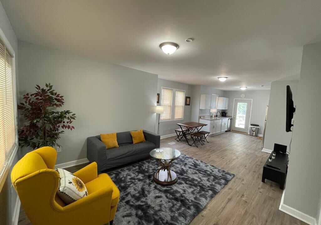 Photo of Livingroom in Warren