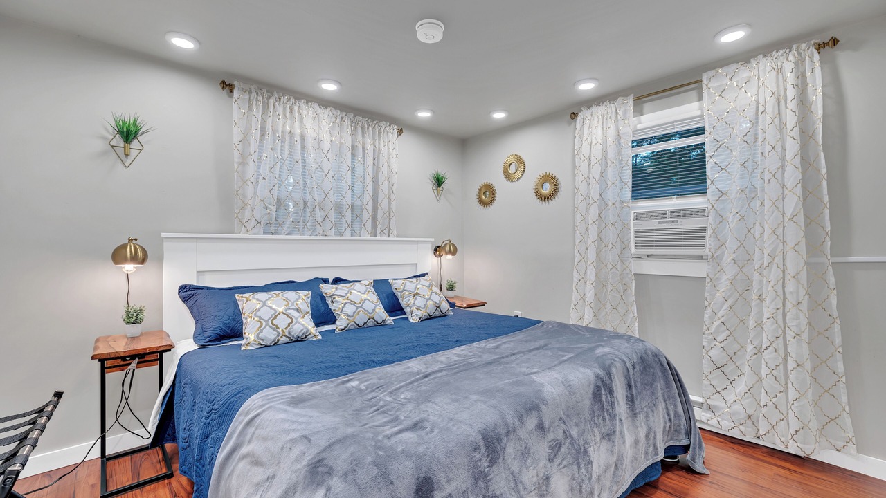 Photo of Bedroom in State College