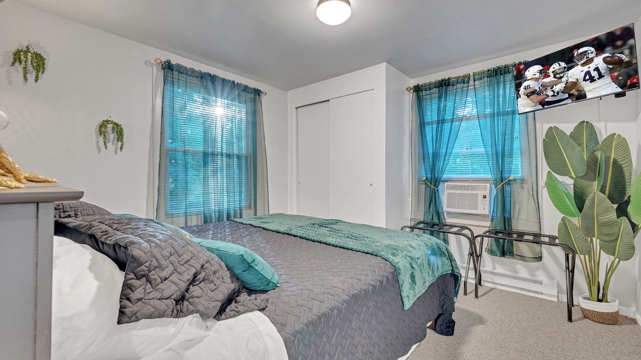 Photo of Bedroom in State College