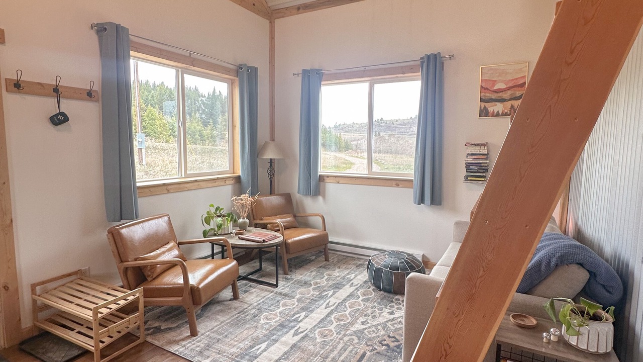 Photo of Livingroom in East Glacier Park