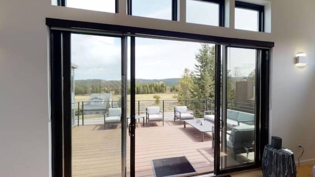 Photo of Livingroom in Big Sky