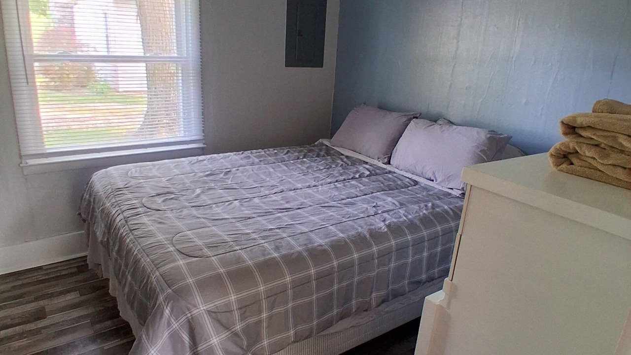 Photo of Bedroom in Lakeview