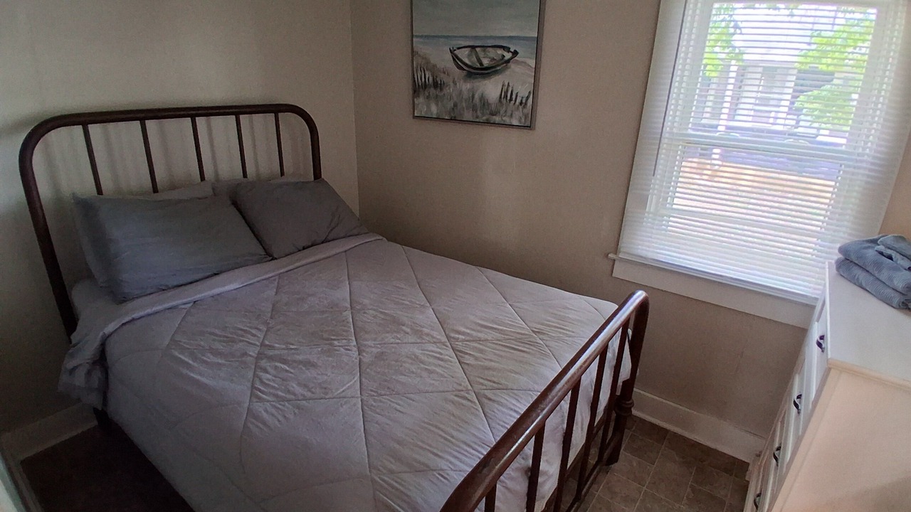Photo of Bedroom in Lakeview
