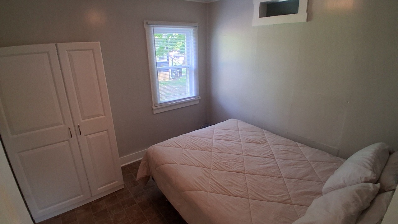Photo of Bedroom in Lakeview