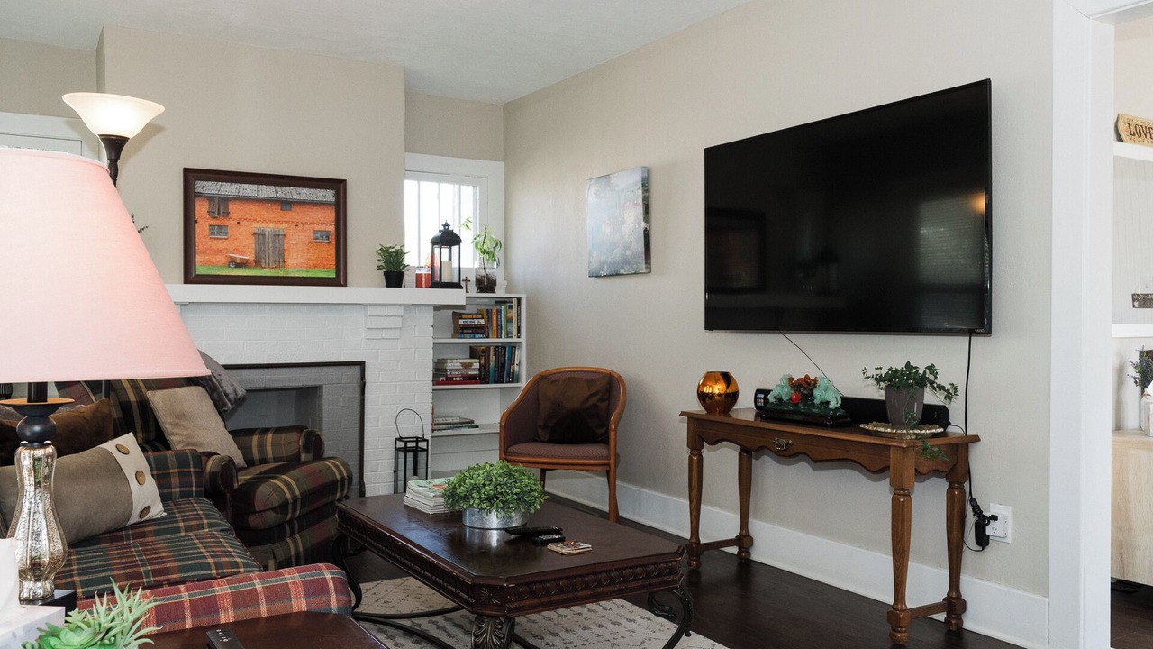 Photo of Livingroom in Northridge