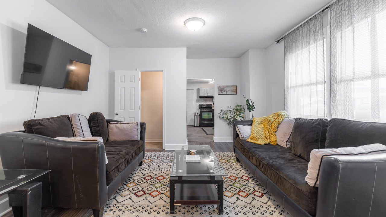 Photo of Livingroom in Mapleton/Fall Creek